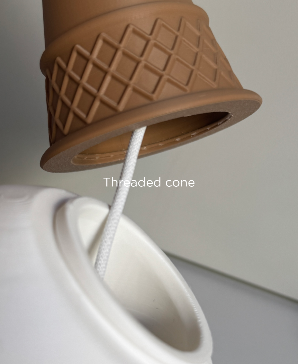 Gelato - Charger Holder For Iphone And Apple Watch