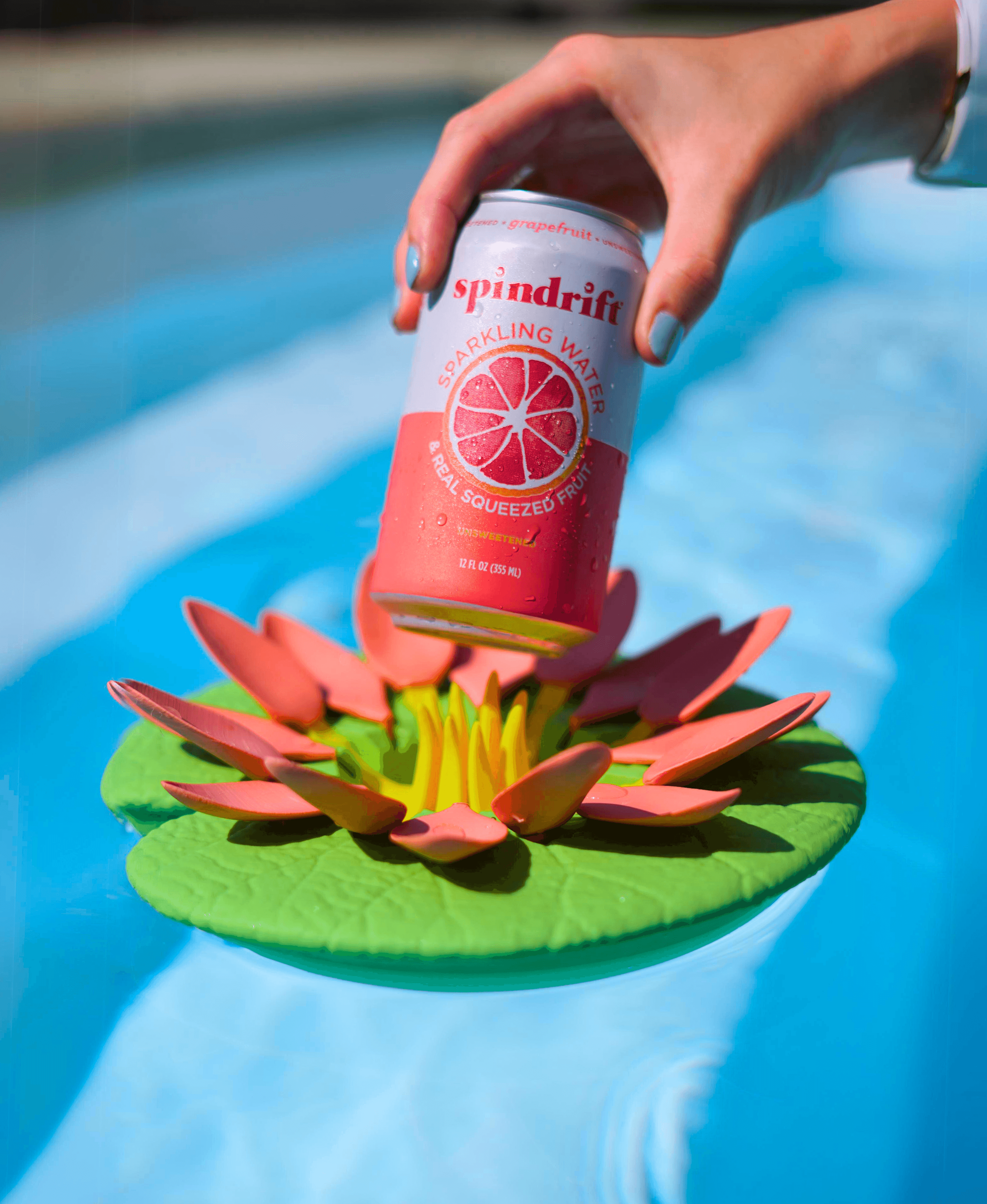 Lotus - Pool Cup Holder