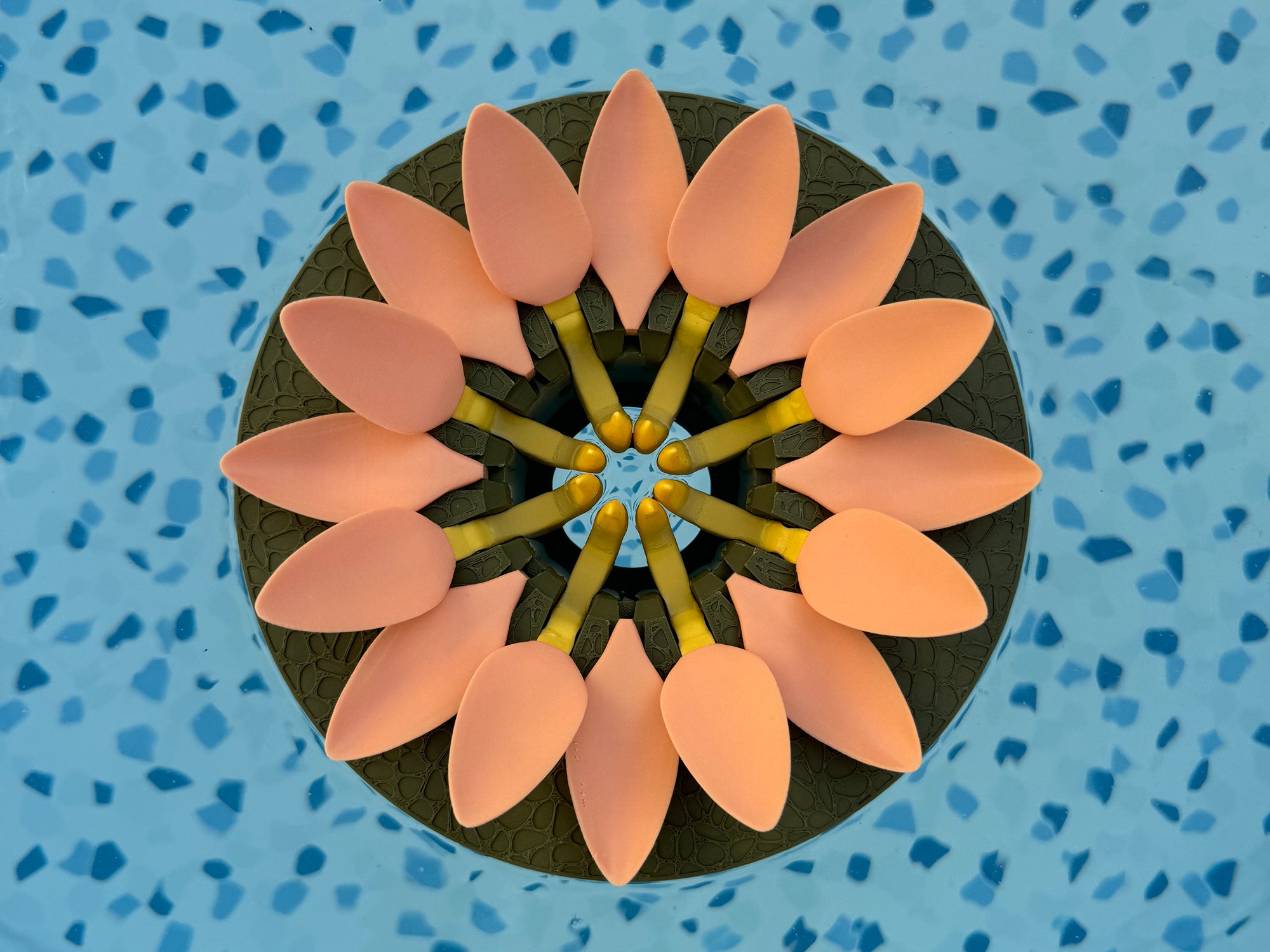 Lotus - Pool Cup Holder