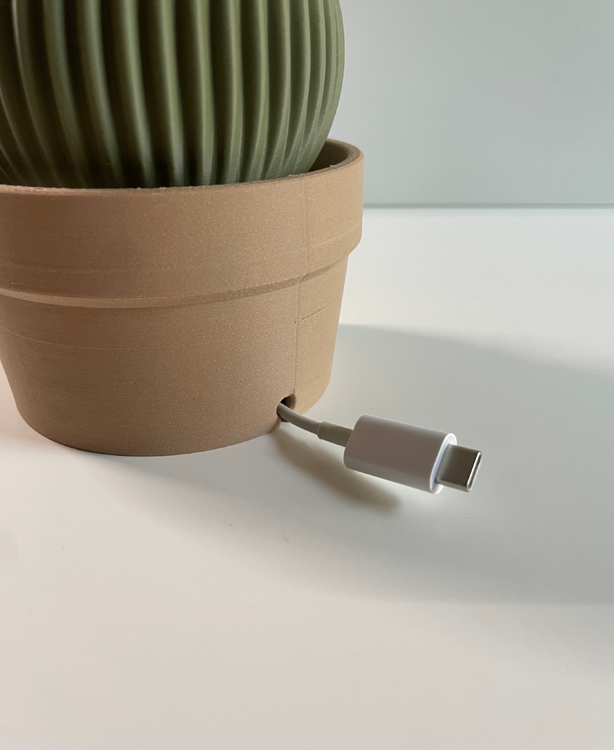 Spiky - Phone Charger Holder