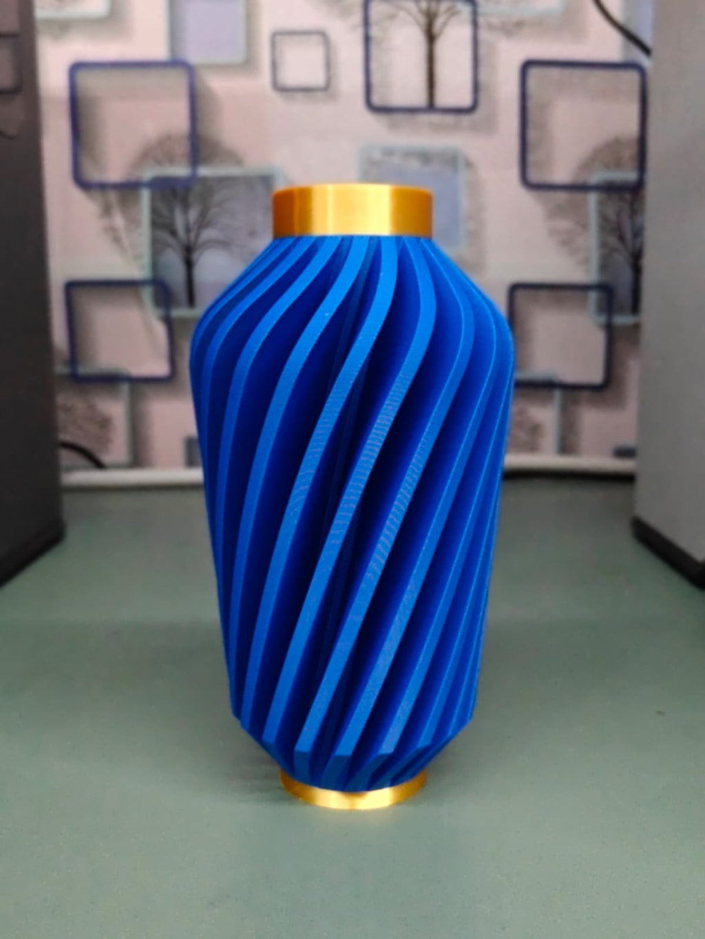 Travix Vase